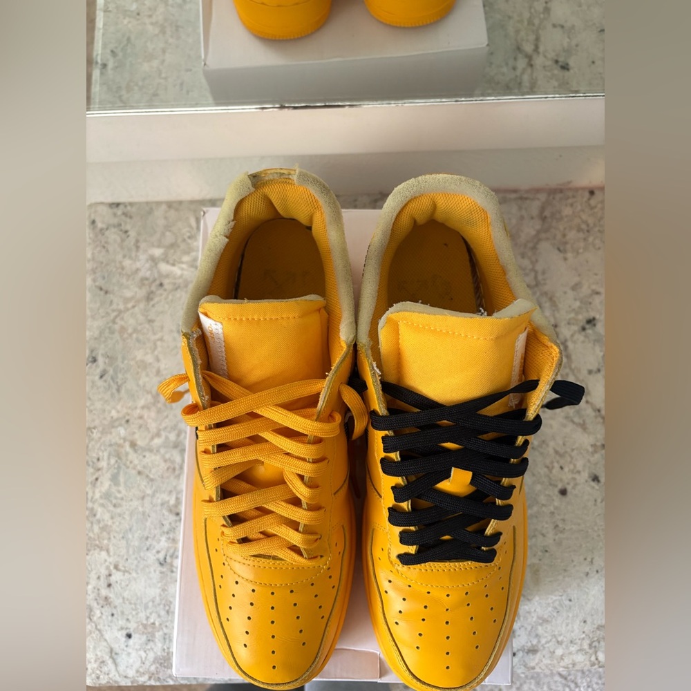 Off white air force 1 low, ICA university gold. Like new condition size 11 - Picture 3 of 7